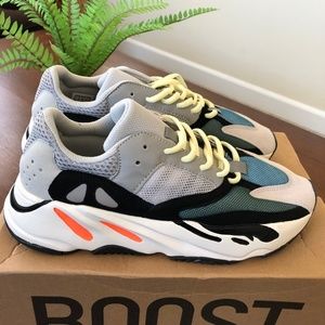 customize yeezy 700